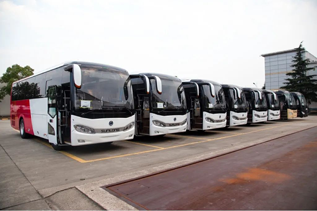 適配無界,實力出圈!申龍商用車以創(chuàng)新技術(shù)征服全球復(fù)雜環(huán)境